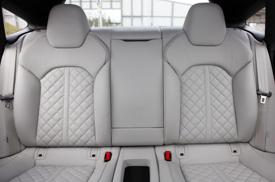 Интерьер Audi S7 Sportback 2012 года  (WW) (фото 19 из 73)